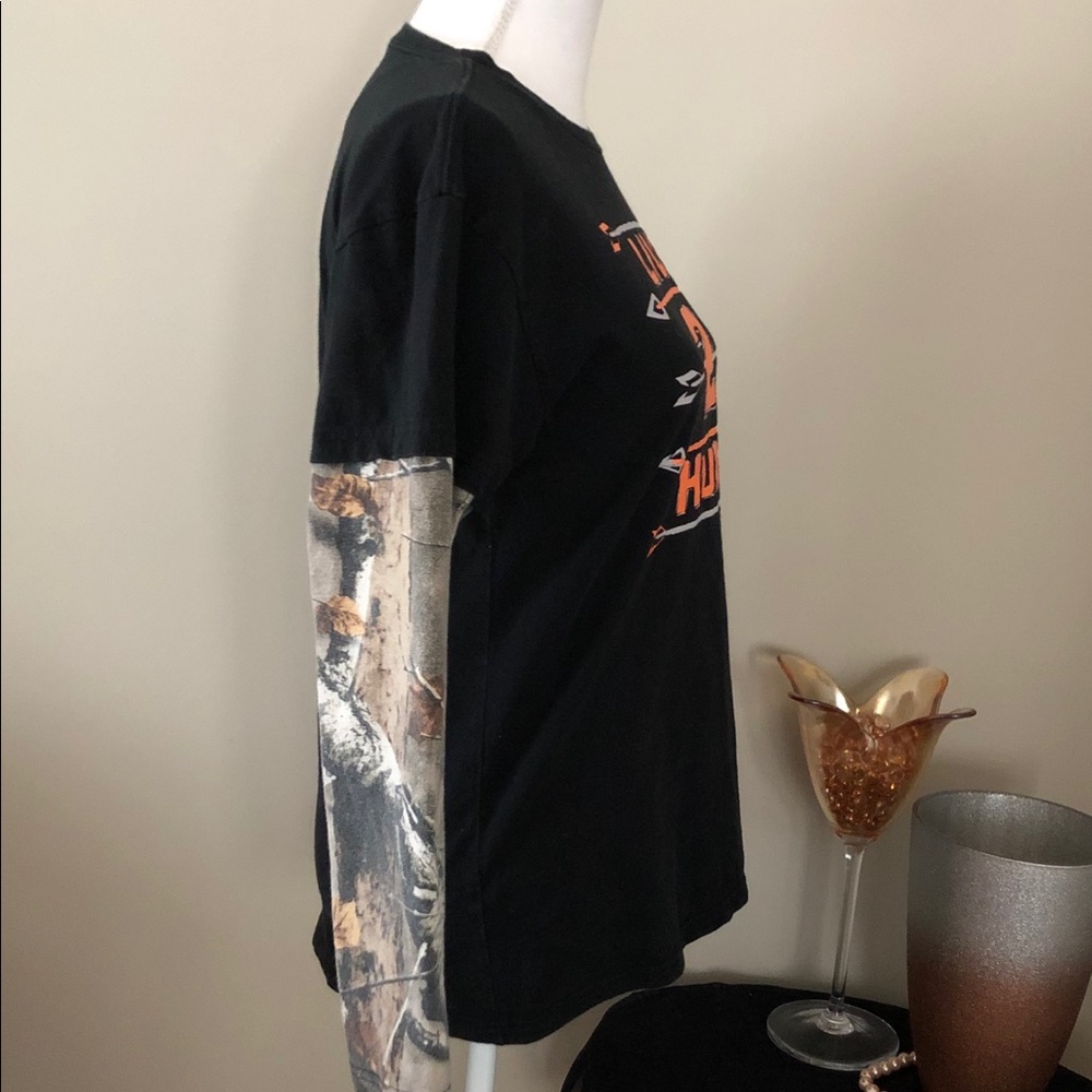 🦌🍁BOYS LEGENDARY WHITETAILS “LIVE 2 HUNT” TEE - Picture 4 of 7